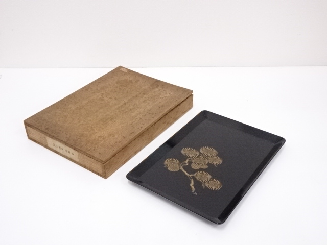 漆塗松蒔絵長方盆